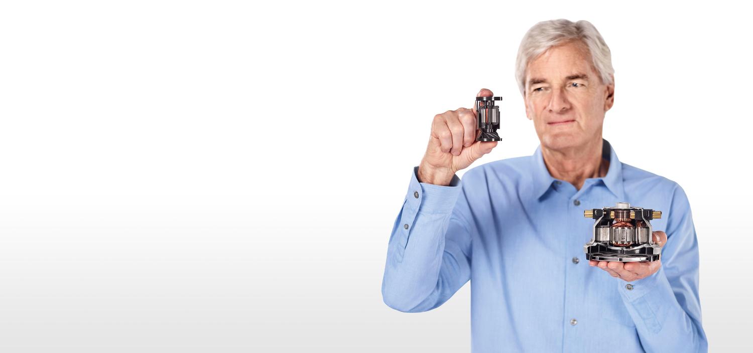 James Dyson compares a Dyson Hyperdymium™ motor to a conventional motor